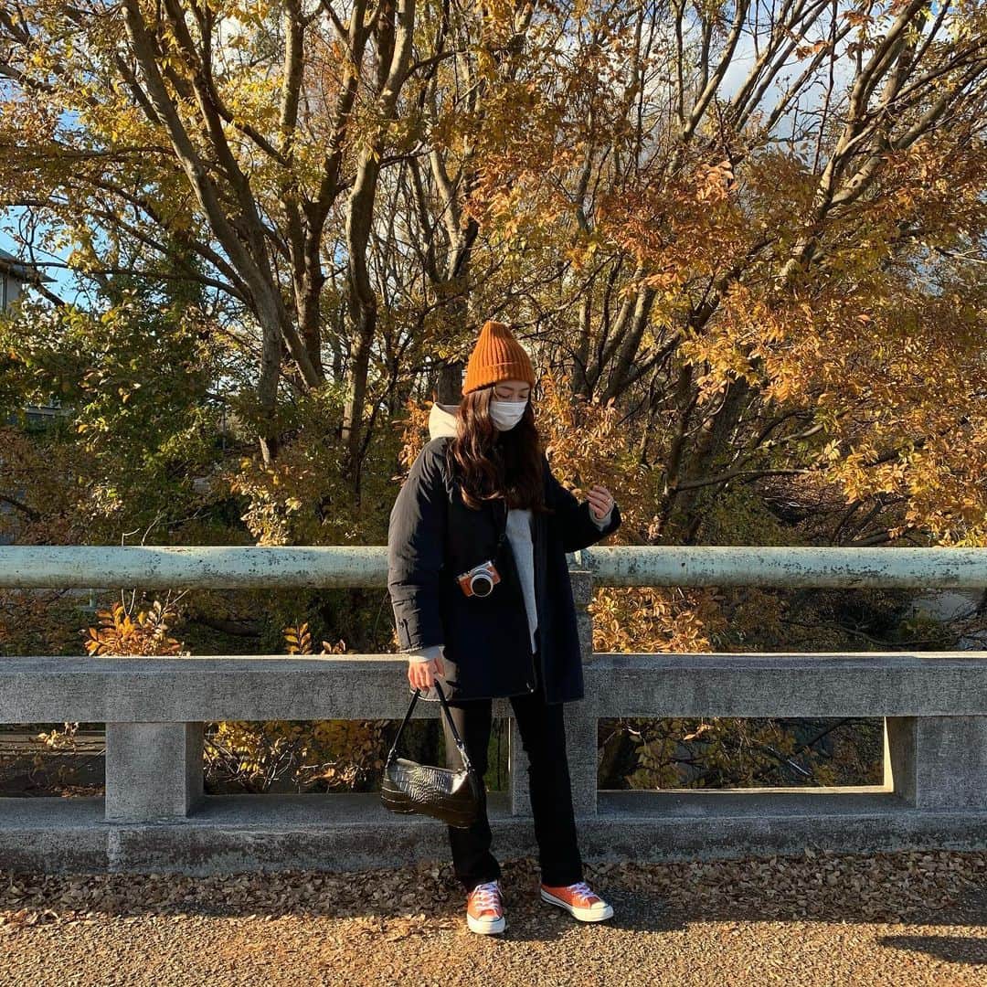 サキさんのインスタグラム写真 - (サキInstagram)「この日いっぱい写真あるのに全身のコーデ載せ忘れてた！！去年の写真今更！！#ワイノコーデ🦖 newなアウター、リバーシブルて何より軽いからめさいい🤔💕 #リバーシブルコート #Beams #オレンジコーデ #Kyoto #京都カフェ」1月16日 22時41分 - 88_gira_88