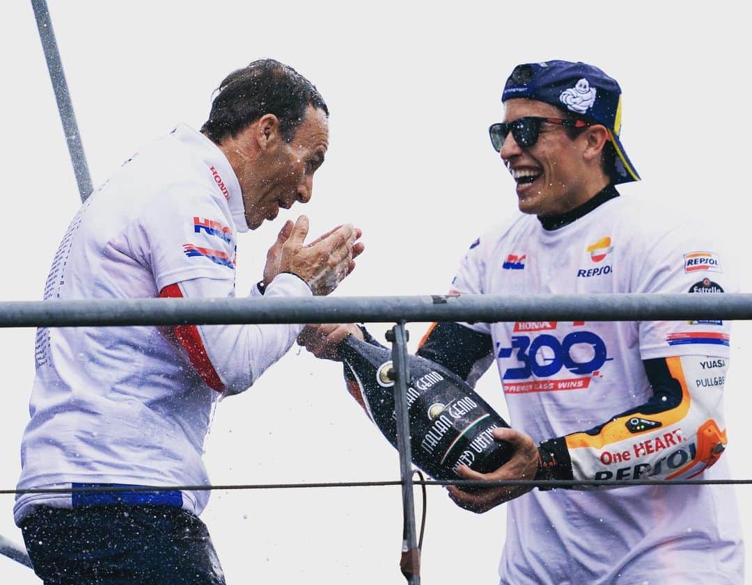 レプソル・ホンダのインスタグラム：「A big happy birthday to our Team Manager, Alberto Puig!」