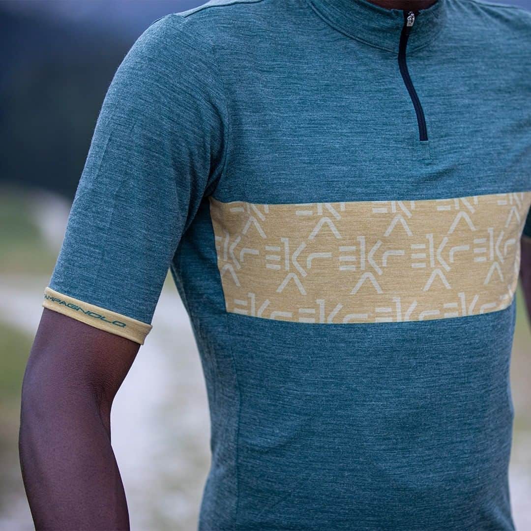 カンパニョーロさんのインスタグラム写真 - (カンパニョーロInstagram)「The Genebe and Lusaan Gravel Jerseys. Dress for multi-day adventures and long hours in the saddle with a comfortable, casual, technical garment, inspired by Mt Ekar.  #Ekar #Campagnolo #BornBeforeRoads #Gravel」1月16日 22時39分 - campagnolosrl