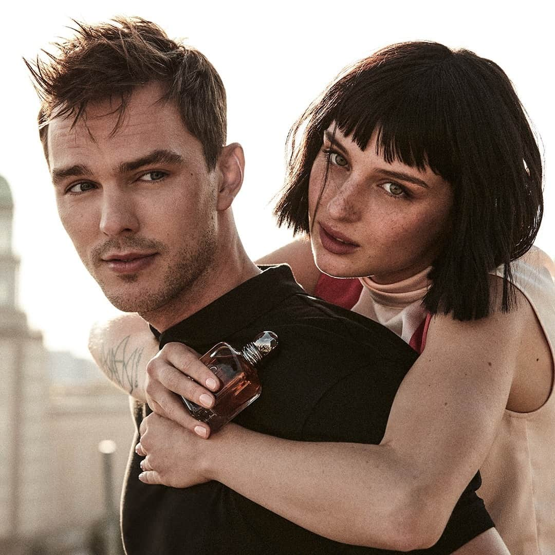 Armani Beautyさんのインスタグラム写真 - (Armani BeautyInstagram)「Actors @NicholasHoult and @OpheliaMillaIss portray the irresistible couple at the heart of the #EmporioArmani fragrant love story. Watch the new film on IGTV today.   Starring: Nicholas Hoult and Alice Pagani  Credit: @Damon_Baker   #Armanibeauty #NicholasHoult #AlicePagani #EmporioArmani #StrongerWithYouAbsolutely #fragrance」1月16日 22時59分 - armanibeauty