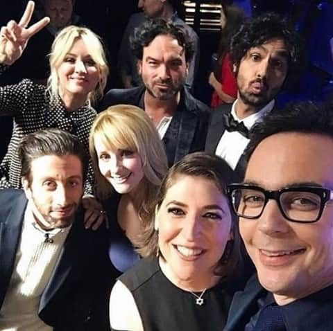 ビッグバン★セオリーのインスタグラム：「Who is your favorite character? . . . @therealjimparsons @kaleycuoco @sanctionedjohnnygalecki @missmayim @themelissarauch #johnnygalecki #mayimbialik #kaleycuoco #melissarauch #simonhelberg #jimparsons #jerryoconnell #kunalnayyar #leonardhofstadter #amyfarrahfowler #pennyhofstadter #bernadettewolowitz #sheldoncooper #thebigbangtheory #bigbangtheory」