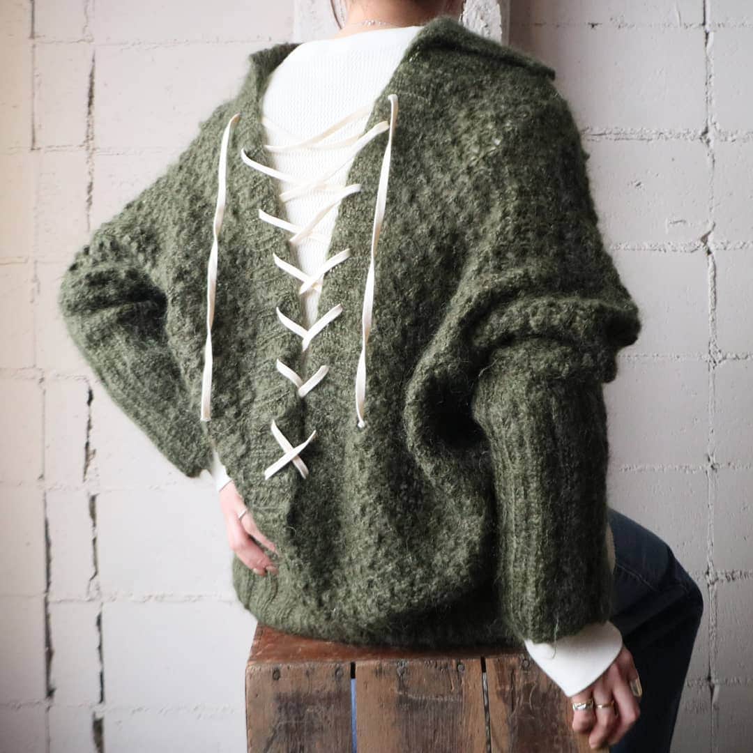 吉祥寺 古着屋 Orfeoのインスタグラム：「Lace Up Mohair Knit  . #orfeo #kichijoji #tokyo #vintage #used #fashion #coordinate #outfit . . .  お問い合わせはインスタグラムのプロフィール掲載のメールアドレスにお願いいたします。コメント、DMでのお問い合わせは受け付けておりませんのでご了承ください。 ONLINE SHOPの商品も店頭にてご購入頂けます。気になる商品がございましたらスタッフにお声掛けください。」
