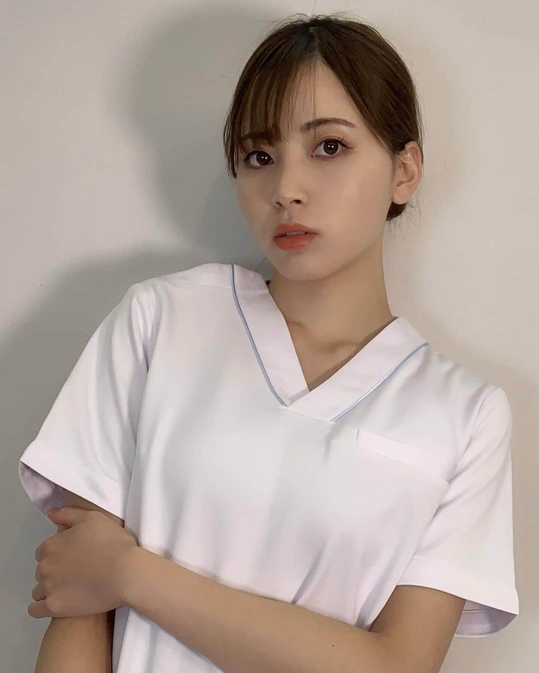 蒼乃茜さんのインスタグラム写真 - (蒼乃茜Instagram)「white coat🕊  #白衣 #ナース #ナース服 #撮影 #ナースリー #ホワイト #nurse #看護師 #ナースグッズ #制服 #フォト #病院 #クリニック #カメラ #nursery #photo #camera #hospital #clinic #uniform #followｍe #간호사 #간호사옷 #클리닉 #병원 #좋군 #지원 #photography #instagood #フォロー」1月16日 14時30分 - aono_akane