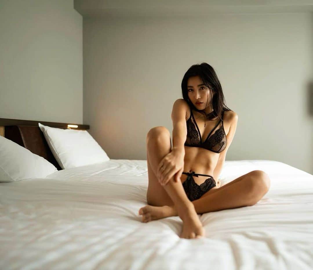 水川スミレのインスタグラム：「🤫❤️❤️  #lingerie#shooting #asiangirls #sexystyle」