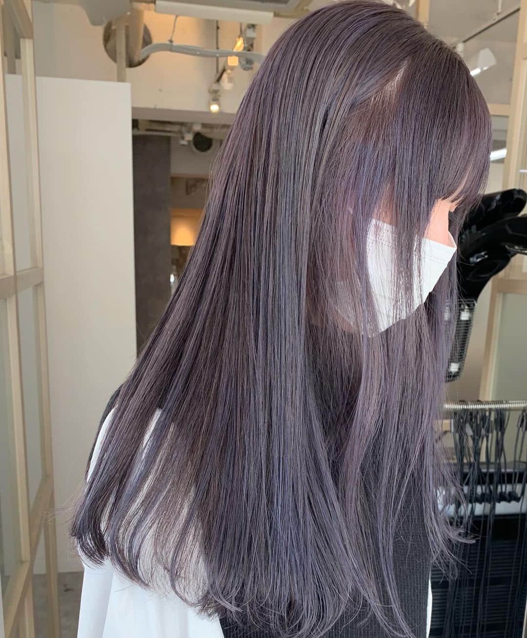 中西結梨花のインスタグラム：「淡くてお洒落なラベンダーグレー💜 極細のスペシャルハイライトが入ってます☺️」
