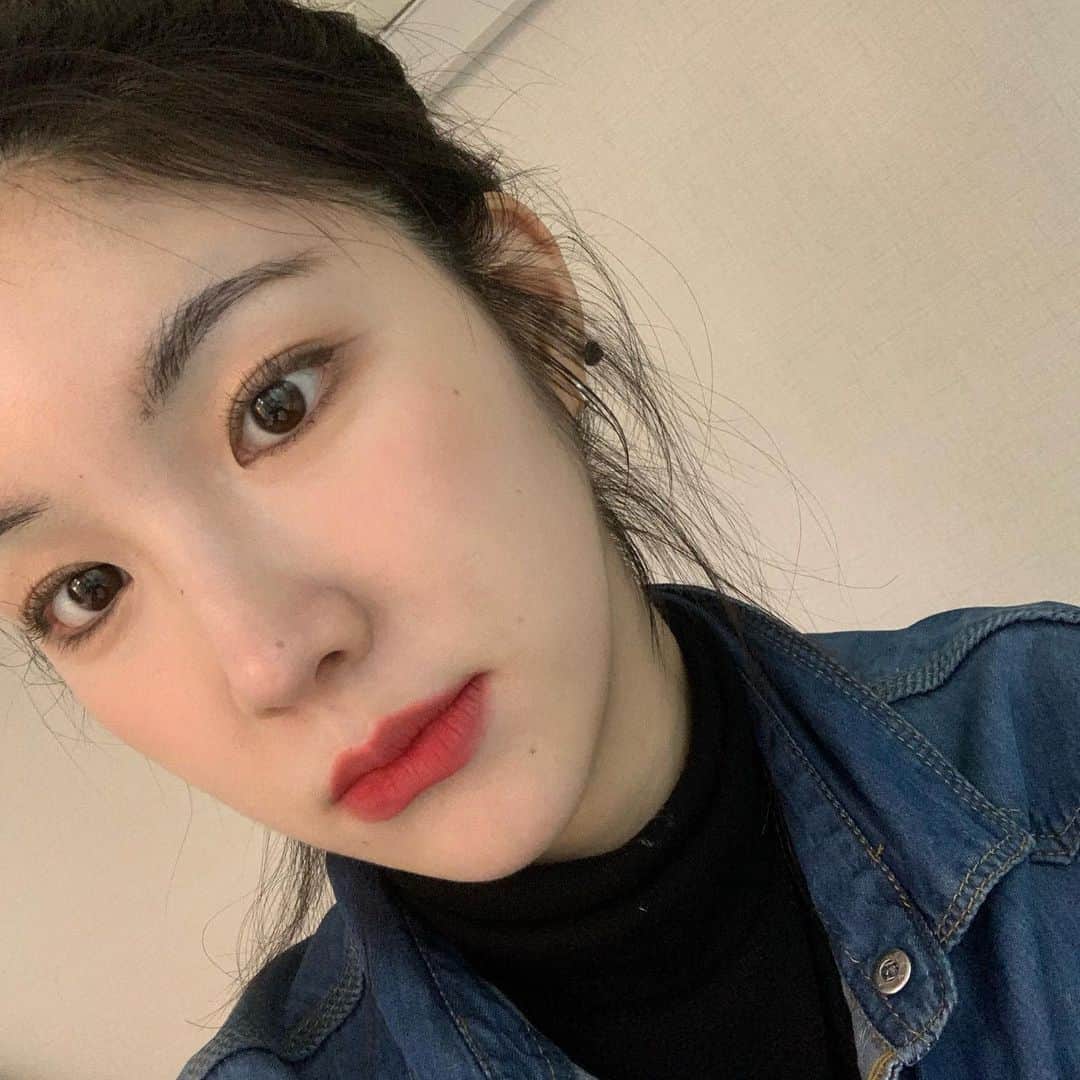 ジエンのインスタグラム：「주말주말이다 🤖」