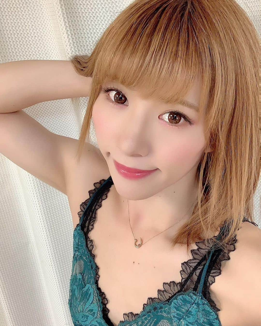 まゆりのインスタグラム：「みんな元気かなぁ🤔私は元気いっぱい💕」