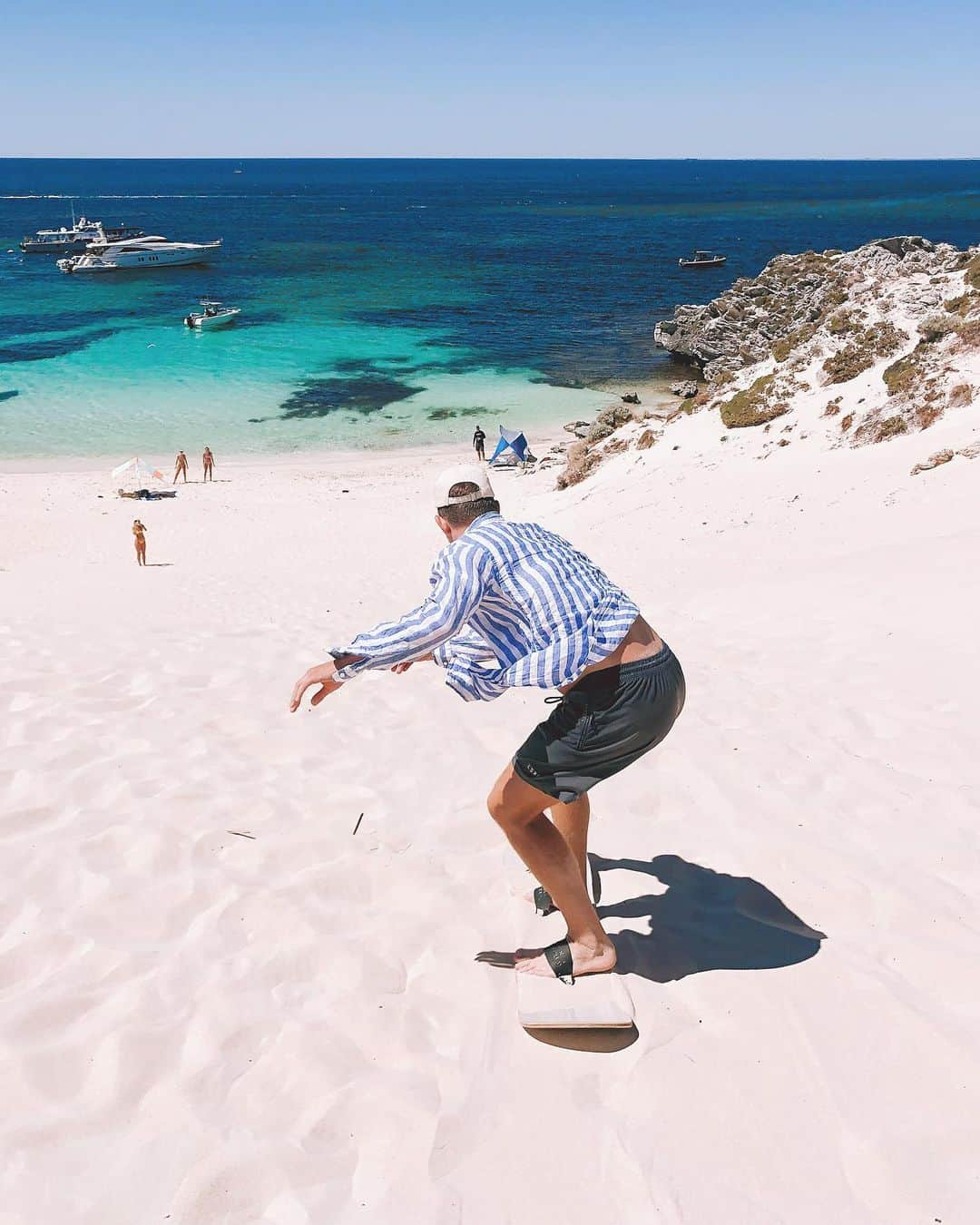 Amanda Biskさんのインスタグラム写真 - (Amanda BiskInstagram)「Island getaway 🎞 @adam.m.dunne @annielonglife @ruta.gabriele @stevlackovic   My favourite place to escape here at home...2021 Rottnest Island with some of the best  people I know ♥️ #rottnestisland #westernaustralia」1月16日 16時10分 - amandabisk