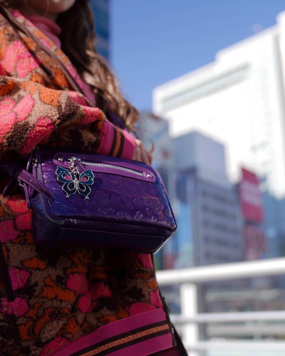 りりあさんのインスタグラム写真 - (りりあInstagram)「ANNA SUI  2020 F/W Collection  来週1/21より販売開始予定のバタフライアクセサリーがかわいすぎる💗  #annasui #annasuijapan #アナスイ #アナスイジャパン #AnnaSuiFW2020」1月16日 16時20分 - lilliakarina