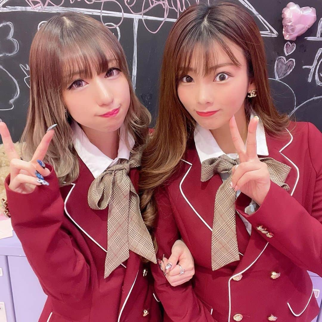 MiyakeKasumi さんのインスタグラム写真 - (MiyakeKasumi Instagram)「やってみたかった韓国制服のコスプレ💓 いろんなの着れて楽しかった🥺💕  JK戻りたい😂笑笑  ピンクのやつはTWICEと同じ衣装で、シャツのやつはBLACKPINK💓  #韓国制服 #韓国 #制服 #制服コスプレ #コスプレ #korea #jk #原宿 #竹下通り #韓流 #twice #blackpink #blink #可愛い #pink #love #アイドル」1月16日 16時48分 - 1225kasumi