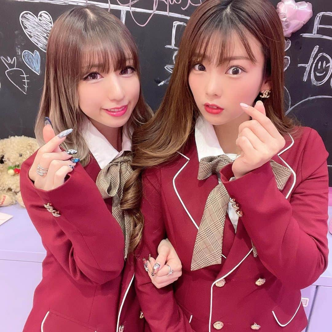 MiyakeKasumi さんのインスタグラム写真 - (MiyakeKasumi Instagram)「やってみたかった韓国制服のコスプレ💓 いろんなの着れて楽しかった🥺💕  JK戻りたい😂笑笑  ピンクのやつはTWICEと同じ衣装で、シャツのやつはBLACKPINK💓  #韓国制服 #韓国 #制服 #制服コスプレ #コスプレ #korea #jk #原宿 #竹下通り #韓流 #twice #blackpink #blink #可愛い #pink #love #アイドル」1月16日 16時48分 - 1225kasumi