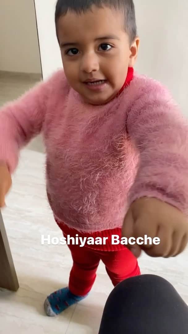 Gaurav Tanejaのインスタグラム：「Bachpan mein hoshiyaari #flyingbeast @rasbhari.taneja」