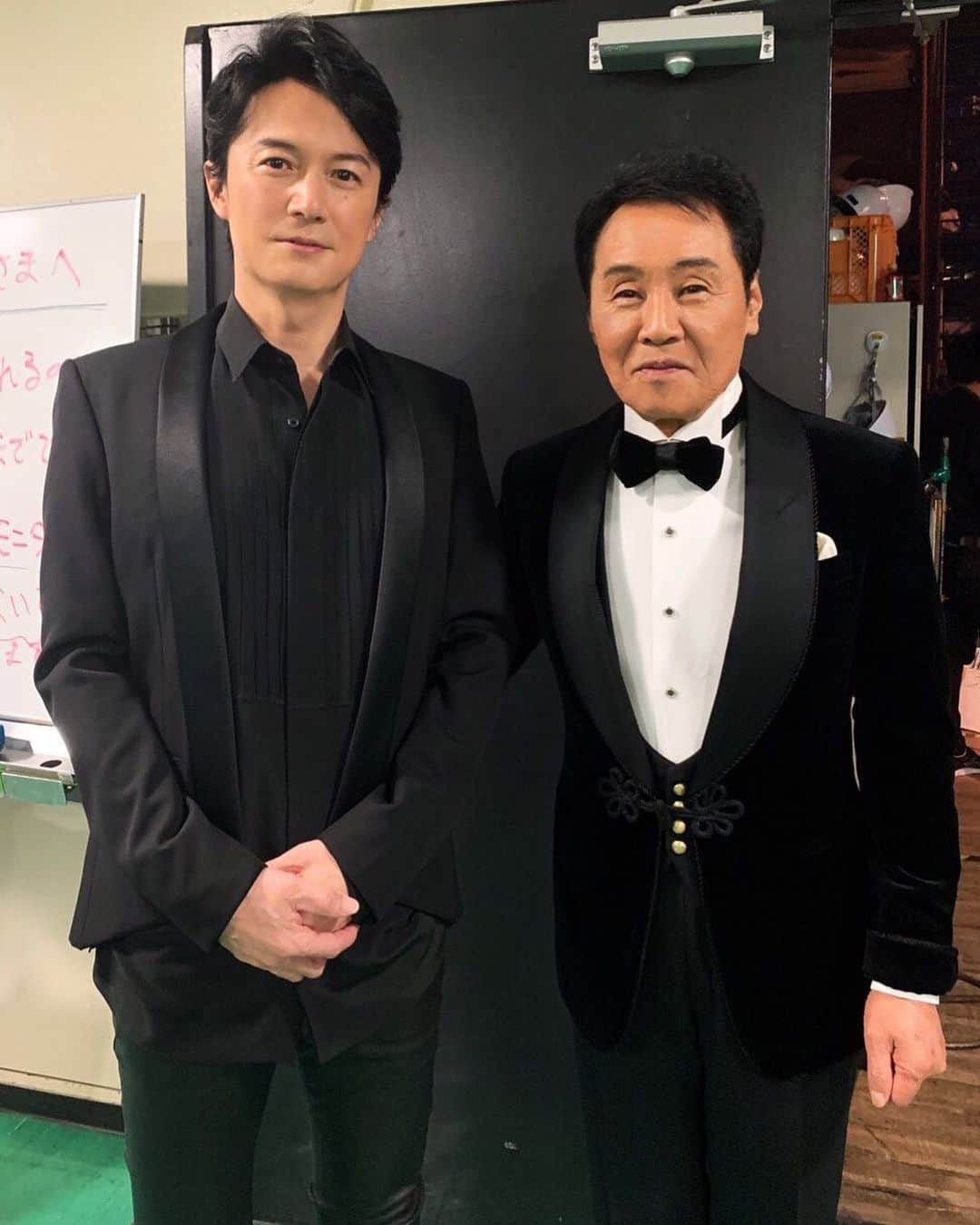 のインスタグラム：「大先輩とのツーショット。凄く嬉しかったです！福  #NHK紅白 #五木ひろしさん #NHKホール #BROS1991」