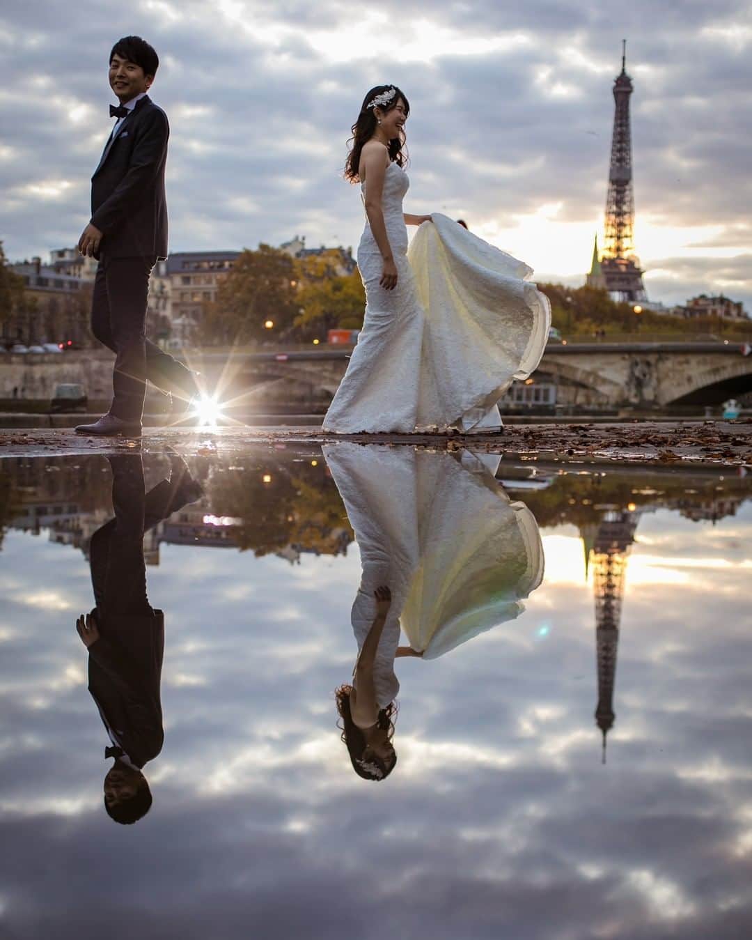 ラヴィ•ファクトリーさんのインスタグラム写真 - (ラヴィ•ファクトリーInstagram)「【写真で叶える結婚式】 . 華の都と呼ばれている憧れの街"パリ"* 恋する街で、おふたりだけのロマンチックな ラブストーリーの撮影を＊  ここで見た景色、感じた想いは、生涯の宝物となります。 —————— ラヴィファクトリーパリ: @paris_laviephotography  Photographer:Saori AREA:PARIS —————— @laviefactoryをフォローして #laviefactory #ラヴィファクトリー のハッシュタグをつけて お写真を投稿してみてくださいね✳︎ . こちらの公式IG（@laviefactory） で取り上げさせていただきます✨ #wedding#weddingphotography #ラヴィファクトリー #laviefactory #photo #生きる写真 #ハートのある写真 #instawedding #結婚写真 #ウェディング #ウェディングフォト #撮影指示書 #ロケーションフォト #前撮り #プレ花嫁 #結婚準備 #写真好きな人と繋がりたい #フォトウェディング #卒花 #前撮り #後撮り #ウェディングニュース #プラコレ #パリ前撮り #おしゃれ花嫁 #ハネムーン #ナイトフォト #海外ウェディング」1月16日 17時11分 - laviefactory