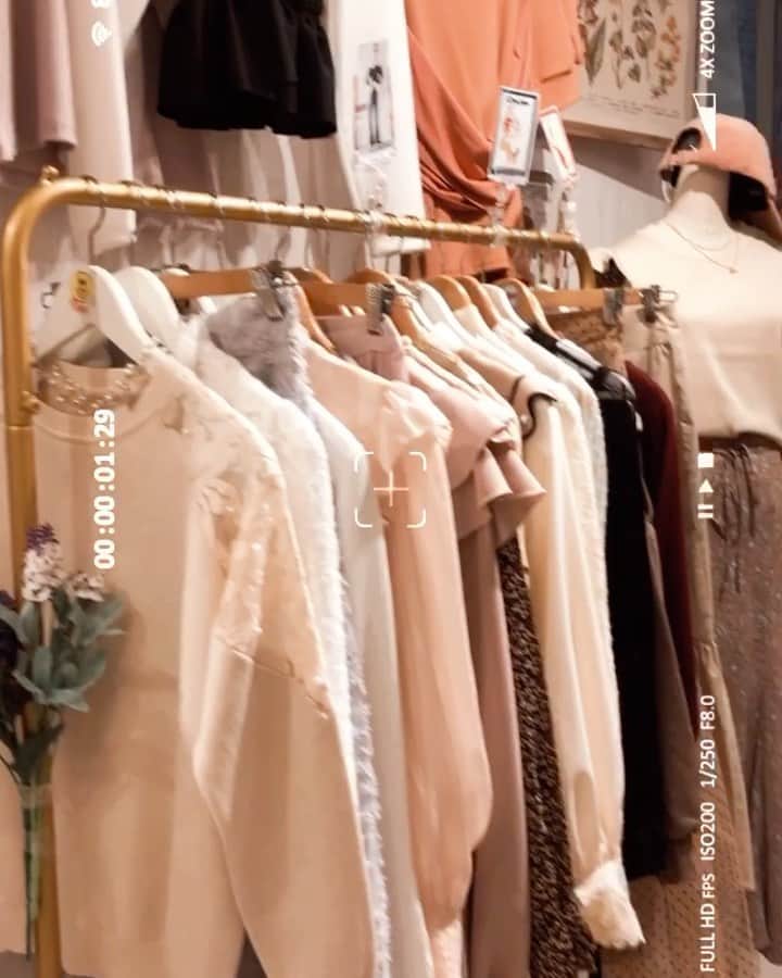 Fleur Fleurのインスタグラム：「歡迎上嚟銅鑼灣門市參觀 今日營業至晚上八點😘✨✨」