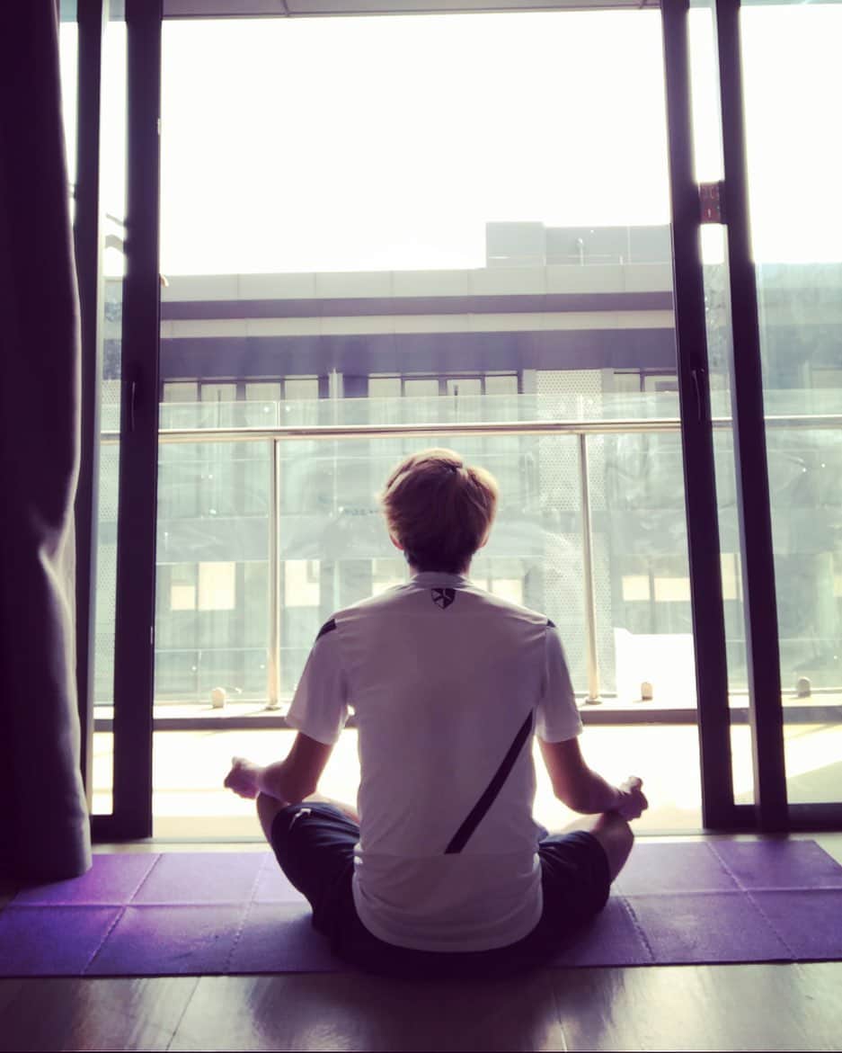 木暮郁哉のインスタグラム：「Meditation  大変なとき苦しい時の行動でその人がわかる。自分はまだまだなので日々模索中。 #meditation #高尚であれ」