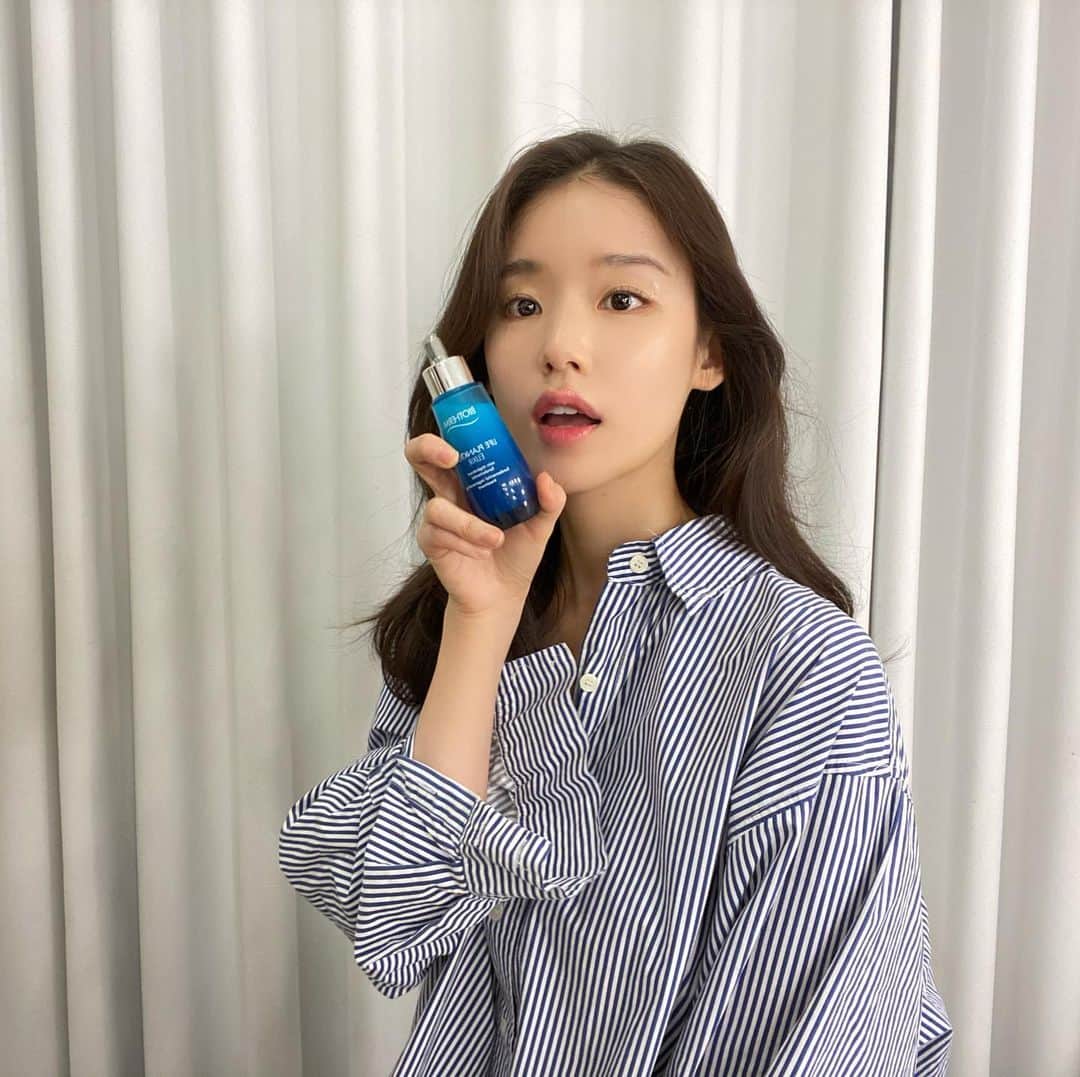 パーク・ファン・ヒーのインスタグラム：「💙 @biotherm.kr #비오템 #파란병」