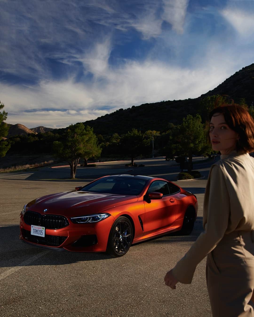 BMWのインスタグラム：「Instant follow. The BMW 8 Series Coupé.  #THE8 #BMW #8Series __ BMW M850i xDrive Coupé: Fuel consumption weighted combined in l/100km: 10.0–9.9 (NEDC); 10.8–10.7 (WLTP), CO2 emissions weighted combined in g/km: 227–224 (NEDC); 247–244 (WLTP). Further information: www.bmw.com/disclaimer.   530 hp, 390 kW, 750 Nm, Acceleration (0-100 km/h): 3.7 s, Top speed (limited): 250 km/h.」