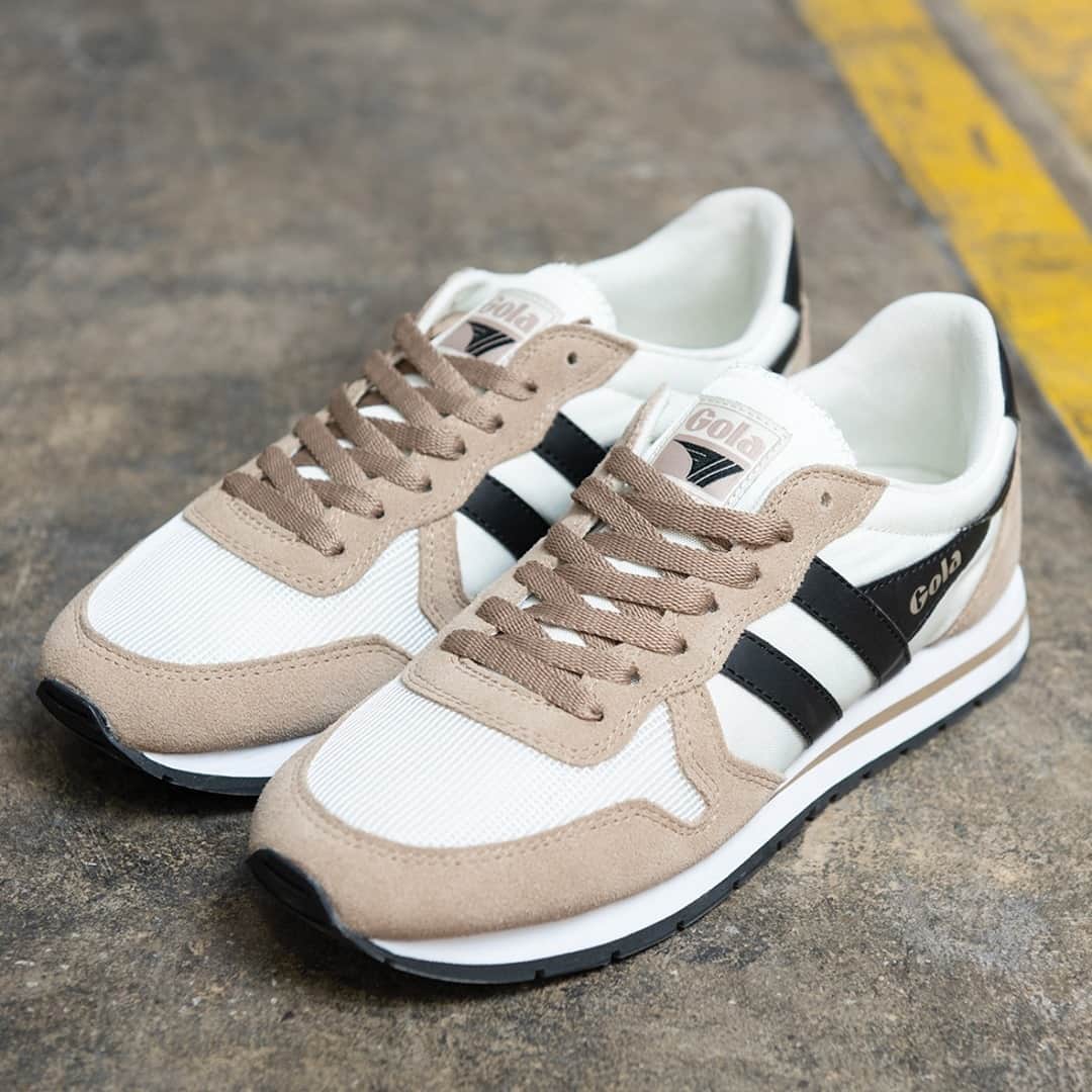 ゴーラのインスタグラム：「Daytona in off white/tobacco/black - a heritage classic with a Gola twist」