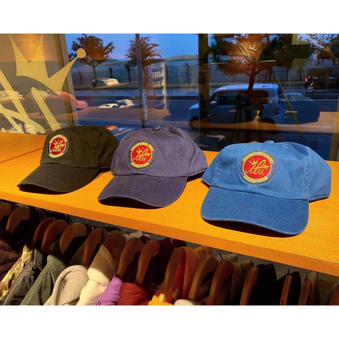 original brand 【ilu098】さんのインスタグラム写真 - (original brand 【ilu098】Instagram)「帽子。 アイルのキャップ最新作！ Webにて明日(1/17)から販売開始です。 ・アイルキャップ ¥5,080-(税込) ブラック ネイビー  ブルー #ilu098 #okinawajapan #おきなわ #アイルキャップ #沖縄 #宜野湾 #普天間」1月16日 18時13分 - ilu098