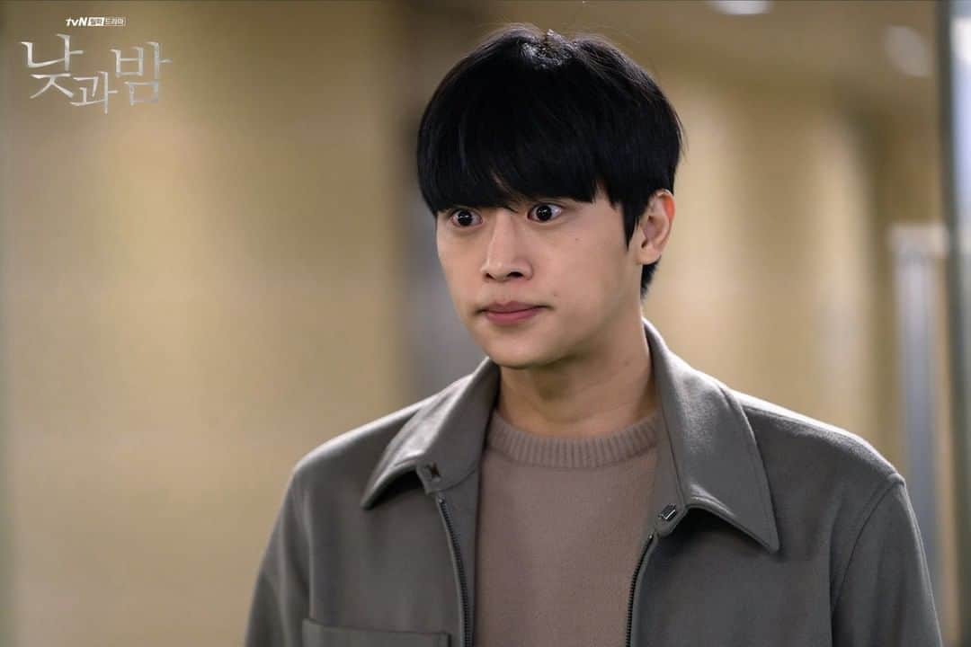 tvN DRAMA【韓国】さんのインスタグラム写真 - (tvN DRAMA【韓国】Instagram)「5-1=0 팀장님 돌아올 때까지 특수팀 화이팅💪💪  예고살인추리극 #낮과밤 🌗 매주 [월,화] 밤 9시 tvN 방송 #남궁민 #김설현 #이청아 #윤선우 #awaken」1月16日 18時15分 - tvn_drama