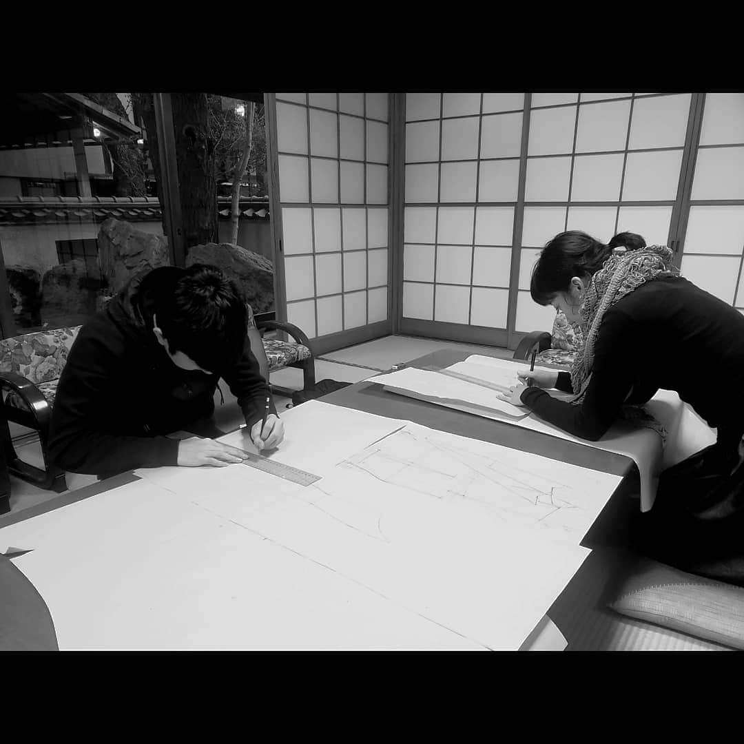 信國太志さんのインスタグラム写真 - (信國太志Instagram)「テーラリング教室(寺子屋？) 始まりました。 生徒随時受付中。」1月16日 18時20分 - taishinobukuni