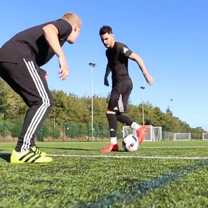 F2Freestylersのインスタグラム：「🗣ANOTHER skill for you to learn this weekend! 🤩  This ones tough but you’ll get there with some practice!  2️⃣ Repeat Rabona  • Suck defender in by having a slightly heavy touch • Drag the ball back with sole • Bring other foot round into rabona across your body • Drag the ball back again with sole • Open up foot to pass away from defender   Stay safe, have fun and don’t forget to tag us in your attempts!  #F2 #learn #MatchPlaySkills」