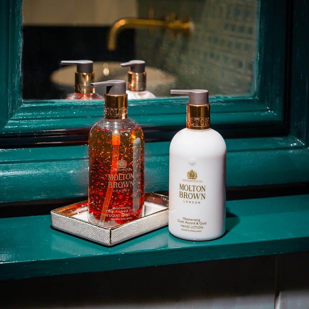 モルトンブラウンのインスタグラム：「Make an everyday moment feel precious and treasurable with Mesmerising Oudh Accord & Gold Fine Liquid Hand Wash and Hand Lotion.」