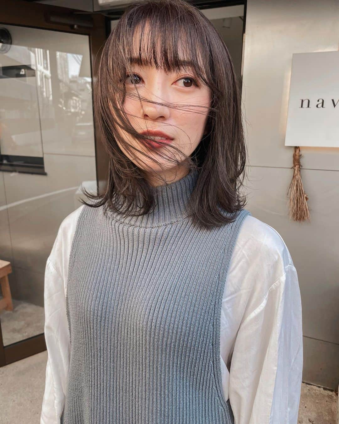 瀬口かなさんのインスタグラム写真 - (瀬口かなInstagram)「@navile.hair で髪色変えました🤍﻿ くすみグレージュにハイライトいれたよ〜！﻿ ﻿ 色落ちしても派手すぎないカラーにしてもらった！！！きゃー！﻿ ﻿ ﻿ 色落ちももはや楽しみ✌️﻿ ﻿ ﻿ ブリーチなしでこのくすみ感はホント天才👏✨﻿ ﻿ ﻿ @ryota_navile さま、いつもありがとうございます🙇‍♀️﻿ ﻿ ﻿ #ハイライト #ヘアカラー #グレージュ #ヘアスタイル #ミディアムヘア #ミディアムボブ #くすみカラー #haircolor #selfie #セルフィー #グレージュ」1月16日 19時04分 - seguchikana