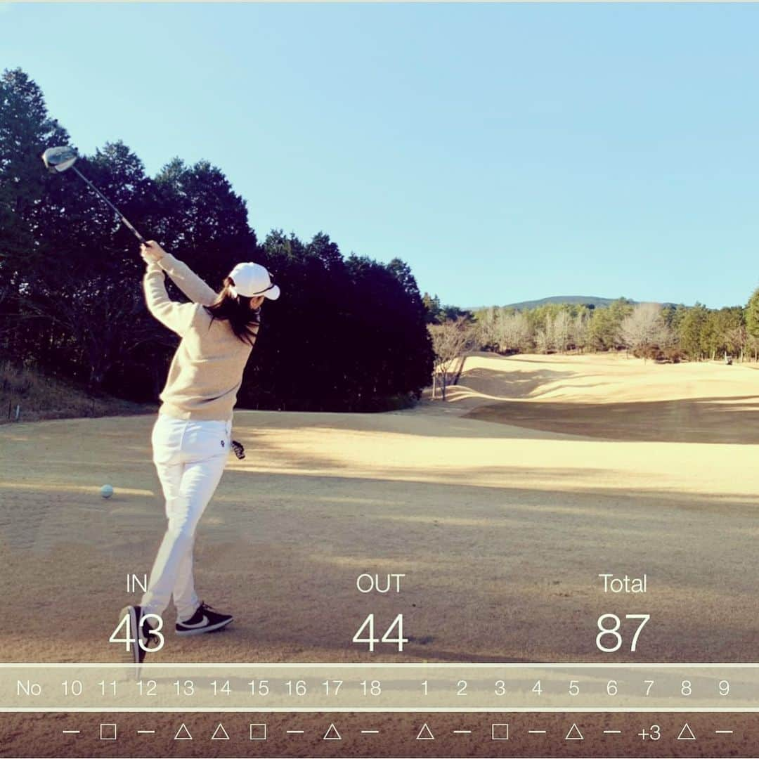 葛岡碧さんのインスタグラム写真 - (葛岡碧Instagram)「⛳️43 44  87  年明けゴルフ🏌️‍♀️ 動画はダメダメなショット😂  明日は、午前11:00からテレビ東京 『日曜ゴルフっしょ！』 ぜひご覧下さい😊  #midorikuzuoka #葛岡碧 #葛岡碧動画」1月16日 19時08分 - midori_kuzuoka