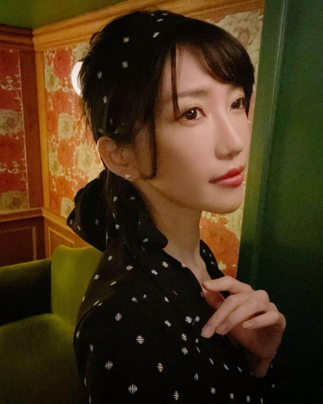 街子さんのインスタグラム写真 - (街子Instagram)「イメージは中原淳一の描く女性。モダンガールのように横浜を歩き、真っ赤なサクランボの乗ったプリンを食べてみたい。「月曜日のユカ」のようなやんちゃな女性も憧れる。  #中原淳一 #水玉 #モダンガール #月曜日のユカ」1月16日 19時22分 - machiko801