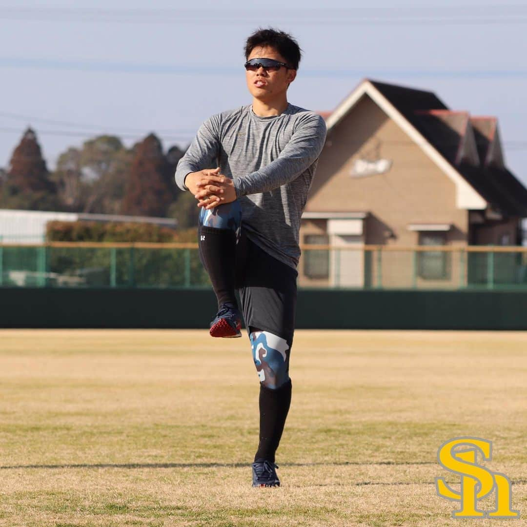 福岡ソフトバンクホークスさんのインスタグラム写真 - (福岡ソフトバンクホークスInstagram)「#自主トレレポート #甲斐拓也 #海野隆司 #sbhawks #softbankhawks #ホークス」1月16日 19時26分 - softbankhawks_official