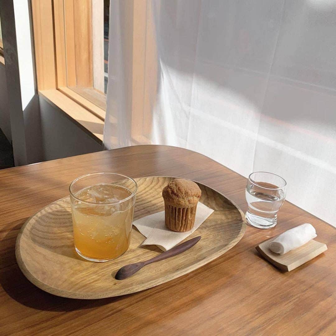 PATRA magazineさんのインスタグラム写真 - (PATRA magazineInstagram)「おしゃれなホテル内にあるカフェが大人気の”Malda☕️  玄米カレーランチや、品数豊富の朝食、 砂糖、卵、乳製品不使用のマフィンが人気♡  スタイリッシュな客室も素敵だよ🕯  ♡店舗情報♡ 最寄駅：烏丸御池駅 営業時間：11:30～17:00 定休日：月曜、火曜  ⚠︎お出かけの際は感染症対策を忘れずに！ 無理のない範囲での移動やお出かけを😷  チェックしてみてね！ ＼ thank you 🦢 ／ @97_sena / @a__yn727 @tan___gram / @_chanpi.0_ @ayu_ojm / @aco.s__ @jun_kwmt  今みんなの中で流行っている事やアイテムがあればPATRA magazine をタグ付けしてぜひ教えてね 皆さんのすてきな投稿をぜひ紹介させてください！  #patra #cafe巡り #カフェ巡り #おしゃれカフェ #カフェ好きさんと繋がりたい #関西カフェ #京都カフェ #おしゃれホテル #おすすめ #旅行 #モーニング #関西旅行 #プチ旅行」1月16日 19時33分 - patra__jp