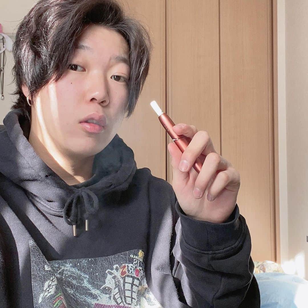 きんふんぱーりーのインスタグラム：「iQOSしか勝たん😤  #喫煙 #たばこ #タバコ #iqos #アイコス」