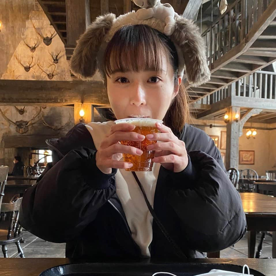 澤田侑里さんのインスタグラム写真 - (澤田侑里Instagram)「ハーマイオニーにはなれませんでした  #ユニバ #usj #ハリポタ #三本の箒 #バタービール #ハーマイオニー #スヌーピー」1月16日 19時46分 - yuri___sawada