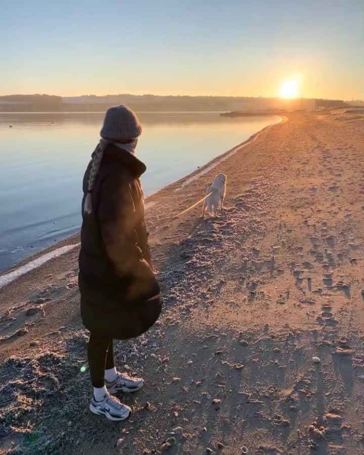 イダ・カーストフのインスタグラム：「Ubeskrivelig smuk morgentur. Elsker, elsker elsker! 🤍」