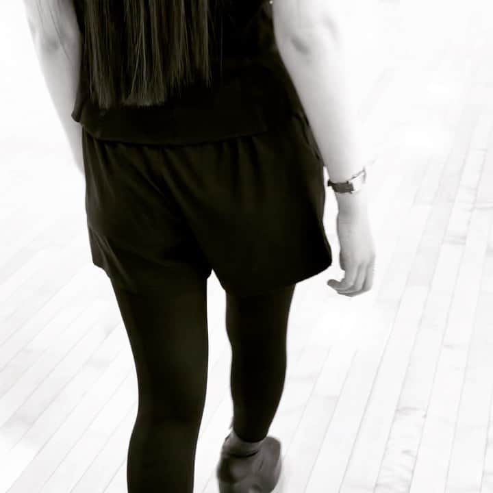 山田真由のインスタグラム：「ウォーキングレッスン👠  2020ミスユニバースジャパンセミファイナリストである野沢美愉喜さんに、ウォーキングを教えていただきました！  皆様にここから上達した姿をお見せできるよう、日々頑張ります‼︎  #山田真由 #2021 #女子大 #女子大生 #大学生 #大学 #大学院 #大学院生 #miss #missuniverse #missgrandinternational  #ベストオブミス #ベストオブミス埼玉 #埼玉  #ミスコン #ミスコンテスト #ミスユニバースジャパン #ミスグランドジャパン #ミスユニバーシティ #日本ミスコン協会 #bestofmiss  #bestofmisssaitama #missuniversejapan  #missgrandjapan #missunivercity」