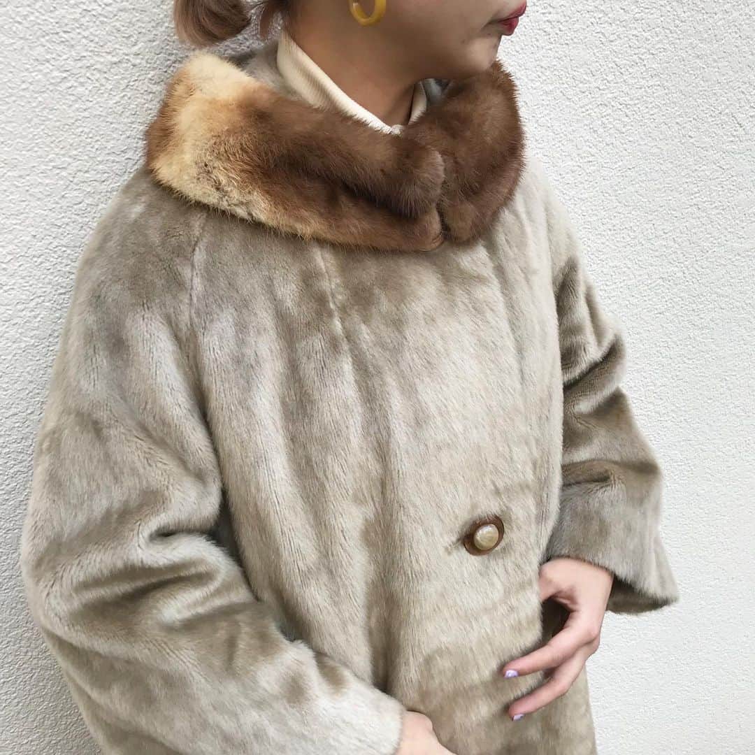 NUTTY Vintage&Collectibleのインスタグラム：「🍃RECOMMEND VINTAGE🍃  ☑︎vtg teddy bear coat🐻  15,16,17日の3日間限定📢 ーーーーーーーーーーーーー 3 DAYS SPECIAL ーーーーーーーーーーーーー ⭕️COAT ALL 10%OFF（VINTAGE含む） ⭕️USED SELECT SWEATER ALL 30%OFF（一部対象外有り） ーーーーーーーーーーーーー ＜対象＞ -NUTTY店頭 -NUTTY VINTAGE ONLINE STORE -NUTTY SELECT BOUTIQUE ONLINE STORE -お問い合わせ（メール/DMからも承ります）  🚌¥10,000以上お買い上げで送料無料🚌」