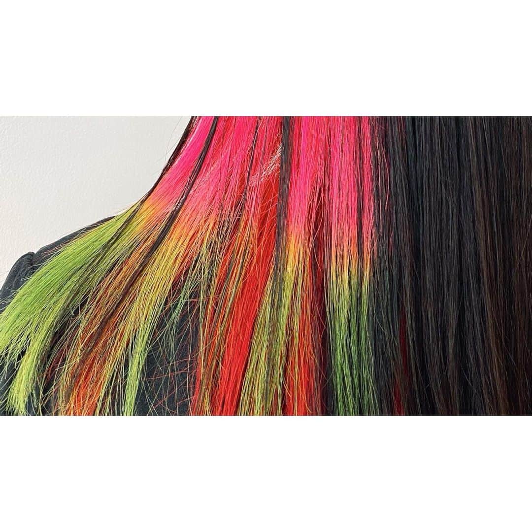 veticaさんのインスタグラム写真 - (veticaInstagram)「▼ vetica guest hair▼ オンリーワンなインナーカラー⛄️  hair 福江　@akkooodasu   #vetica #tokyo #harajuku #ladies #beauty #hair #cut #color」1月16日 19時51分 - veticatokyo