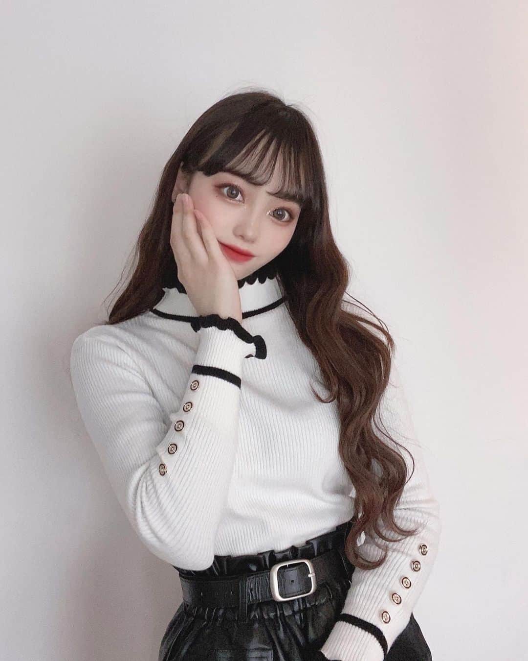 のインスタグラム：「雪遊びしたい🐻‍❄️🤍🤍 ・ ・ ・ ・ ・ ・ ・  #fff#f4f#lfl#l4l#follo#follome#instagood#like4like#like4likes#korea#koreanstyle#koreanfashion#@_093024_#fashion#韓国#韓国ファッション#韓国スタイル#ootd#ootdfashion#韓国好きな人と繋がりたい#お洒落好きさんと繋がりたい#ファッション#いいねしてくれた人の中で気になった人フォロー#セルカ」