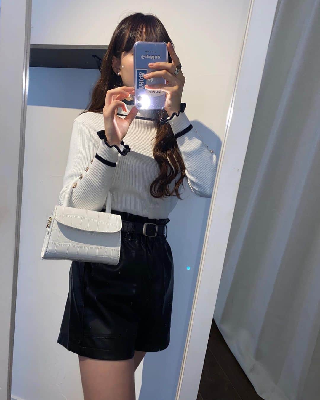 のインスタグラム：「この日の洋服お気に入り🌼🌼 全身 @ttul_official のだよ❣️♡♡ ・ ・ ・ ・ ・ ・ ・  #fff#f4f#lfl#l4l#follo#follome#instagood#like4like#like4likes#korea#koreanstyle#koreanfashion#@_093024_#fashion#韓国#韓国ファッション#韓国スタイル#ootd#ootdfashion#韓国好きな人と繋がりたい#お洒落好きさんと繋がりたい#ファッション#いいねしてくれた人の中で気になった人フォロー#セルカ」