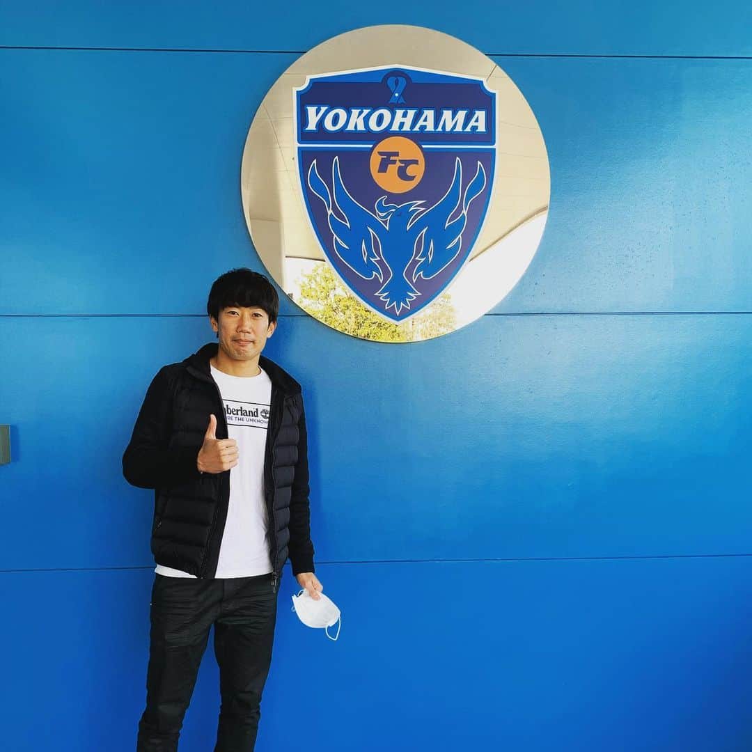 のインスタグラム：「. New season⚽️ 2021 @yokohamafc_official  . #yokohamafc  #2021 #渡邉千真」