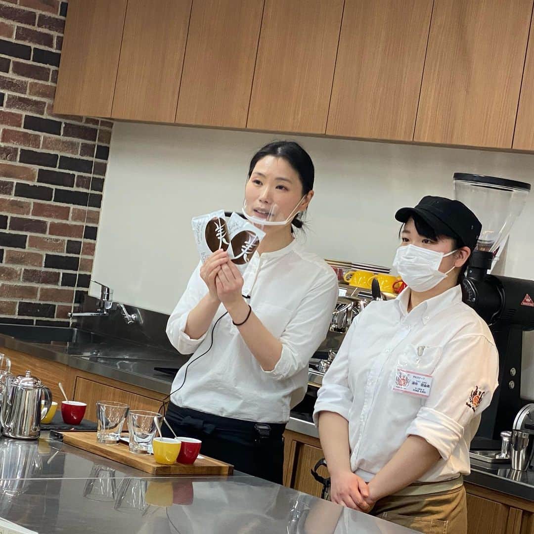 のインスタグラム：「🌸第2回プレカレッジ開催🌸  新入生向け全3回の 入学前プログラム 第2回を開催しました😆  第1回目はYouTube配信でしたが 今回はオンラインでの授業でした‼️画面越し💻でしたがみなさんにお会いできて嬉しかったです💖  次回は2月‼️対面出来ることを 願ってます✨  #ベルエポック  #おでかけ授業 #特別授業 #業界直結 #プロから学ぶ #本物 #学び #製菓  #調理  #カフェ  #ウェディング #製菓調理専門学校ベルエポック #札幌ベルエポック製菓調理専門学校 #いろいろな体験と #たくさんの出逢い #可能性が広がる #ベルエポック #新入生 #はじめて #オンライン #授業」