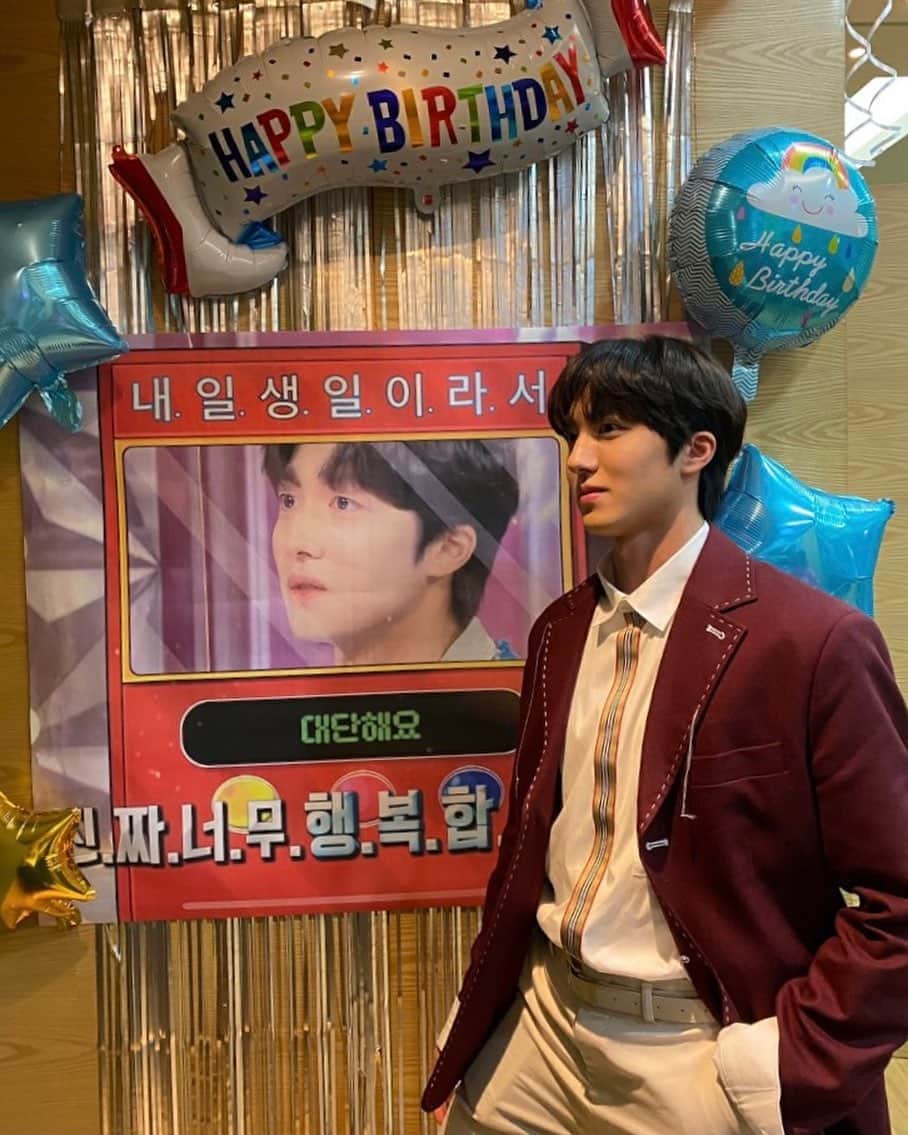 カン・チャニ（SF9）のインスタグラム：「감사합니다ㅎㅎ #음악중심가족분들」