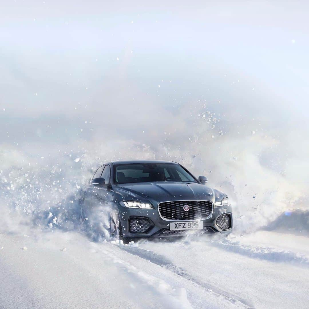 Jaguarさんのインスタグラム写真 - (JaguarInstagram)「Master even the coldest habitats. Search 'Jaguar All Wheel Drive' to find out more.   #Jaguar #XF #XFSportbrake #EPACE #FPACE #FTYPE #Premium #Luxury #Performance #SportsCar #SUV #PHEV #MHEV #Hybrid #AWD #ElectricCars #Snow #Drifting」1月16日 20時05分 - jaguar