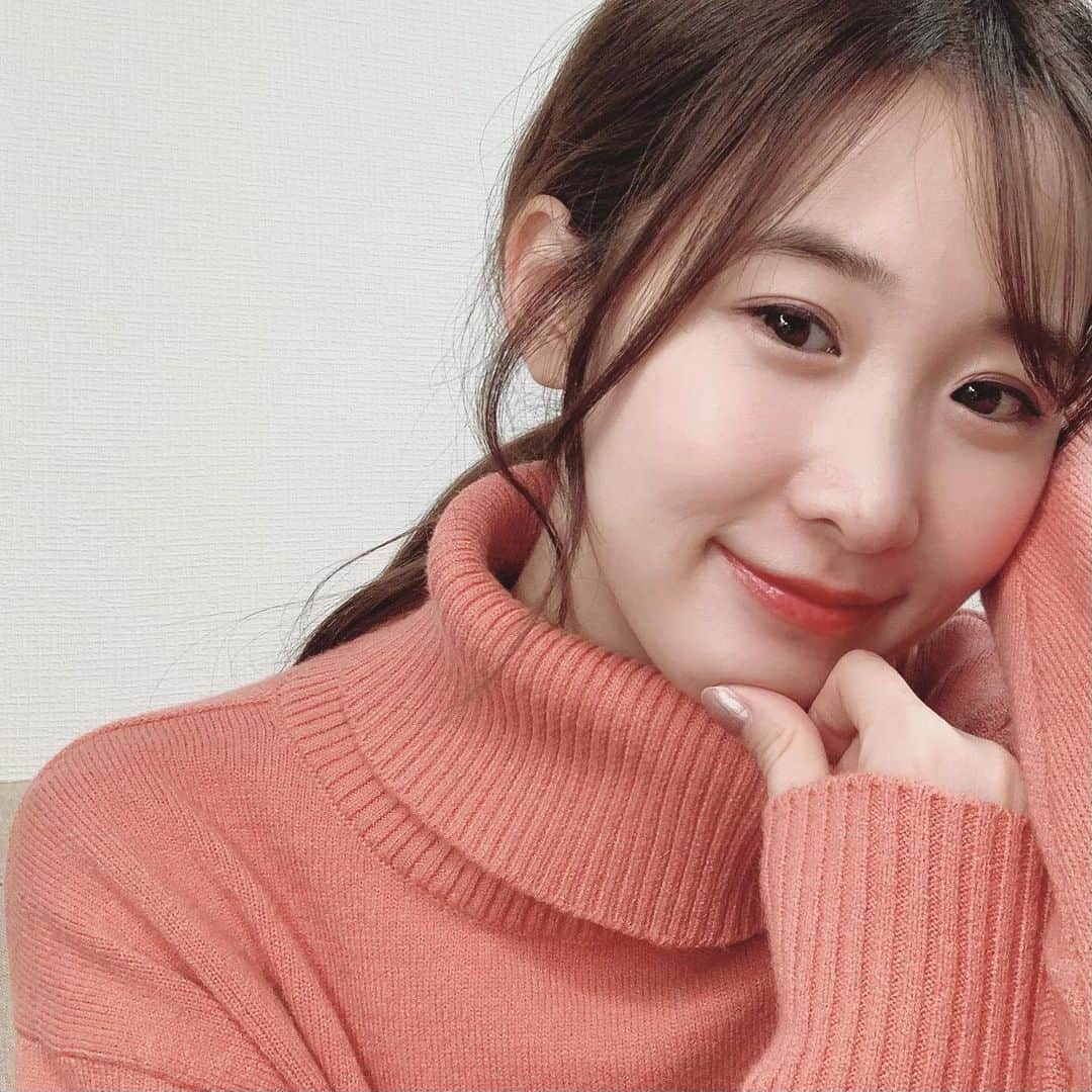 吉田友利恵のインスタグラム：「🧶 くりーむみたいなオレンジ色のニット☺︎ 可愛いし珍しくて普段なかなか選ばない色を選んでみました🤲 可愛い〜！！  @joint_space @feerichelu  #jointspace #feerichelu #pr」