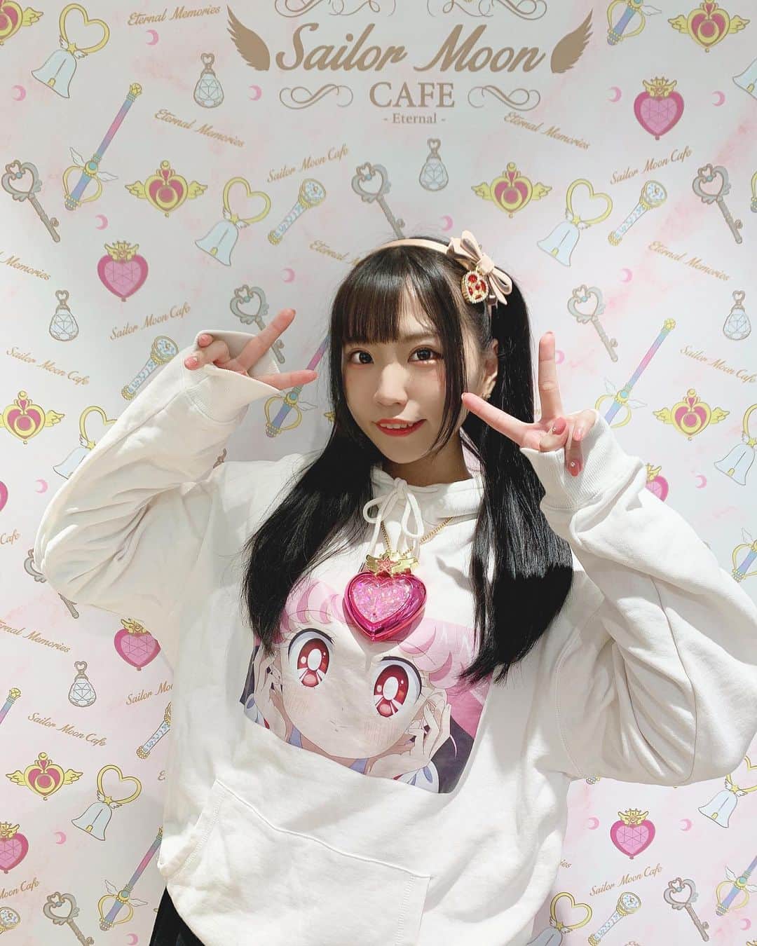 のインスタグラム：「セーラームーンEternalカフェ期間中もっかい行きたい🥺💗 . . . . . #セーラームーン #セーラームーンEternal #コラボカフェ #セーラームーンカフェ #アニメ #sailormoon #ちびムーン #ちびうさ #推し #girl #idol #kawaii #kawaiigirl #kawaiifashion #followme」