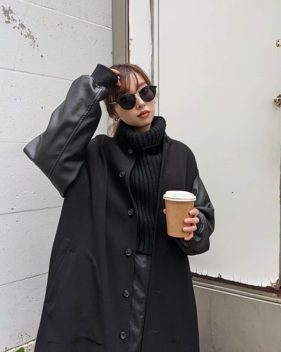 谷川菜奈さんのインスタグラム写真 - (谷川菜奈Instagram)「153cmコーデ🖤 アウターは20日再入荷☺️ #outfit#allblack」1月16日 20時19分 - pechi.130