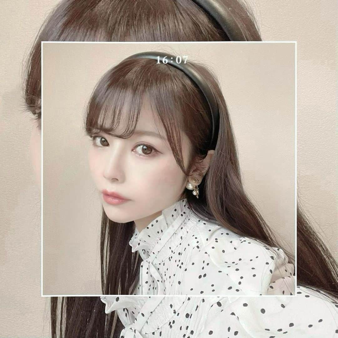のインスタグラム：「． たまには濃いめメイク🤎」