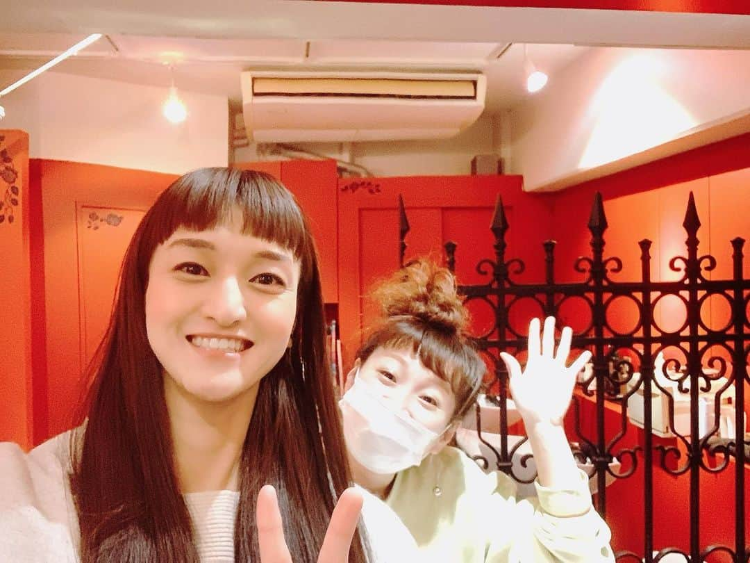 瑞羽奏都（水谷美月）さんのインスタグラム写真 - (瑞羽奏都（水谷美月）Instagram)「復活！オンザ眉毛💇‍♀️  すっかり伸びた前髪…取り扱いが難しくなってきたので、美千代ちゃんの所へ💨無事整いました😊 ありがとう✨✨✨  #前髪カット #おんざまゆげ  #オンザ眉毛  #代官山 #ヘアサロン」1月16日 20時19分 - mizuki.m_mizuha